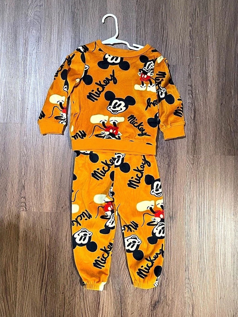 Disney Mickey Mouse Boys 2T Orange loungewear Pajama Set Like New